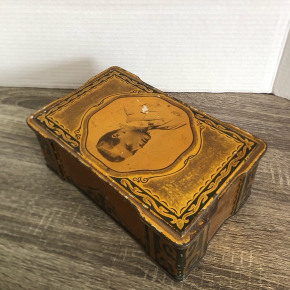 Vtg King Edward VIII Cremona Toffee Tin - Picture 5 of 15